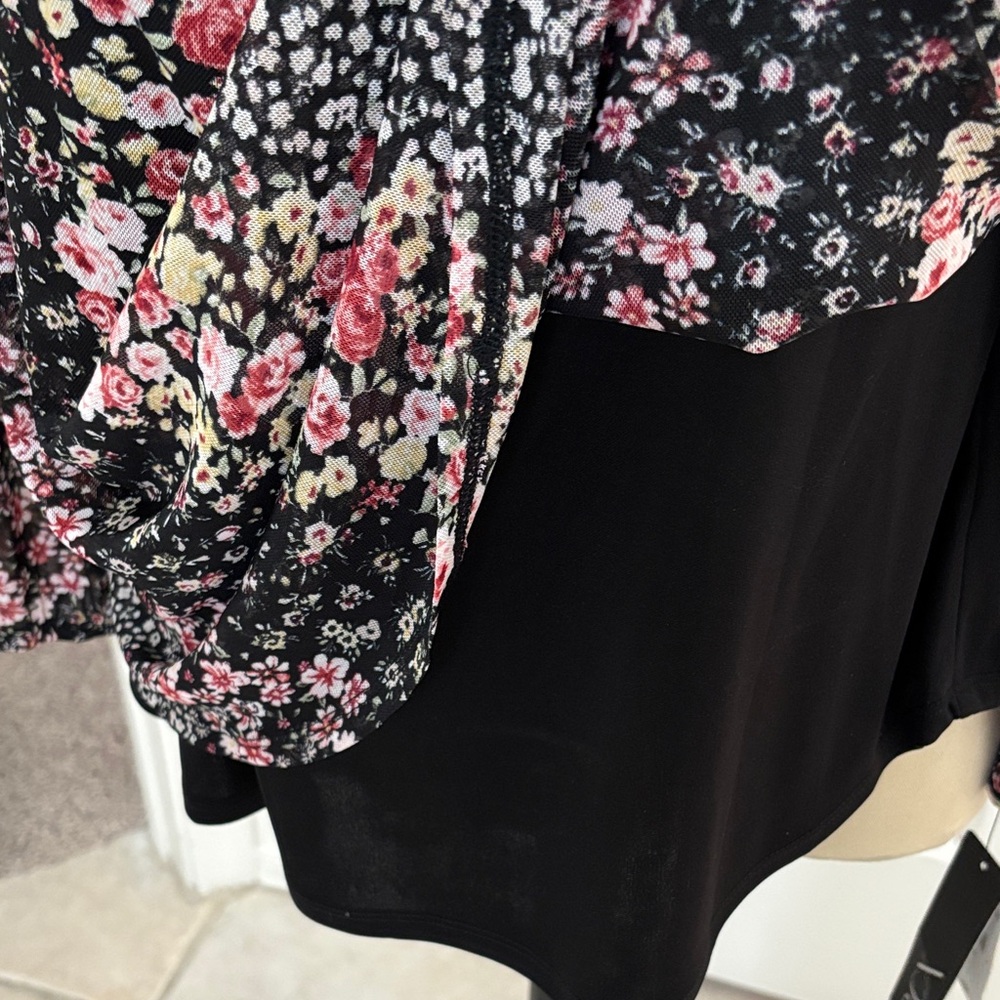 BCX Black and Pink Floral Blouse - Picture 4 of 7